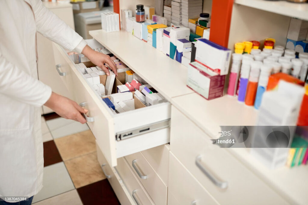 Cajoneras para Farmacia incluidas en los Mostradores de Farmacia